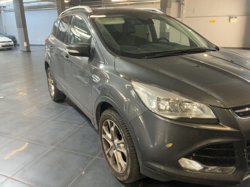 Ford Kuga 2.0 TDCi Titanium 2015 – снимка 12