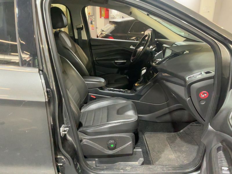Ford Kuga 2.0 TDCi Titanium 2015 – снимка 16