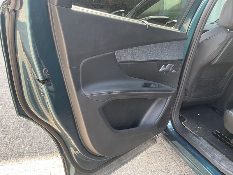 Peugeot 5008 1.6 PureTech Allure 2019 – снимка 47