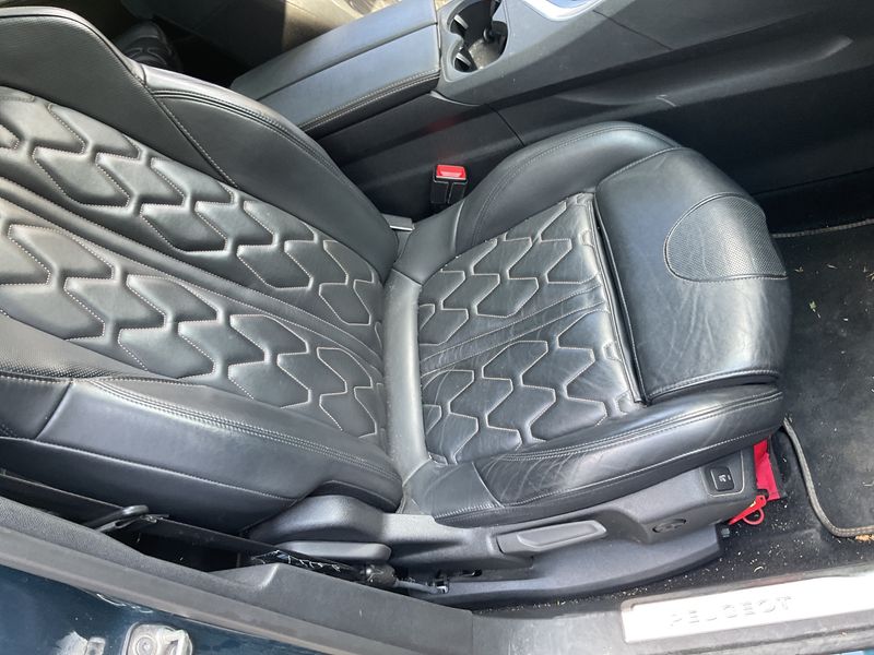 Peugeot 5008 1.6 PureTech Allure 2019 – снимка 38