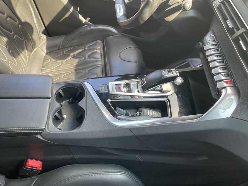 Peugeot 5008 1.6 PureTech Allure 2019 – снимка 39