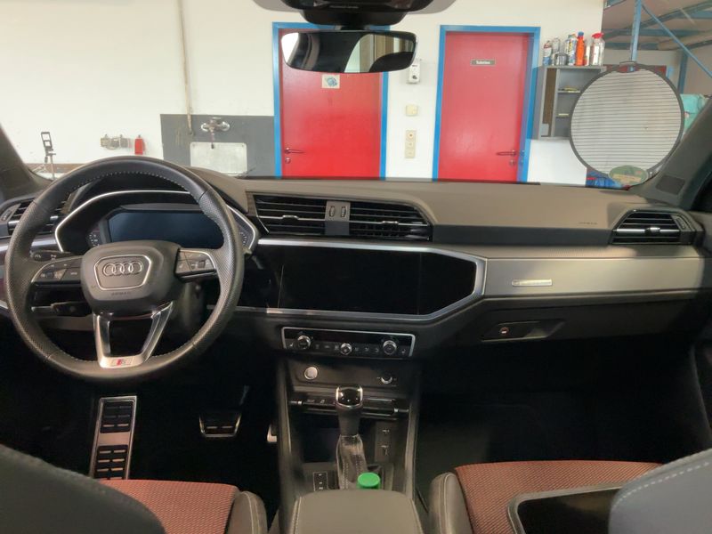 Audi Q3 40 TFSI quattro S line 2019 – снимка 18