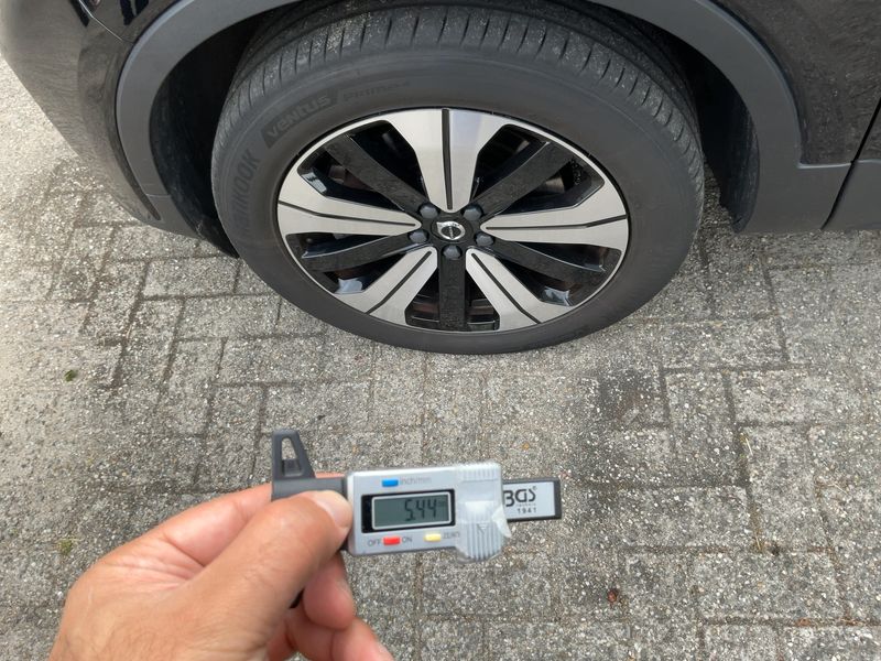 Volvo XC40 Recharge 170 kW Plus 2WD 2022 – снимка 3