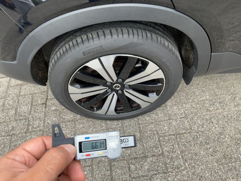 Volvo XC40 Recharge 170 kW Plus 2WD 2022 – снимка 9