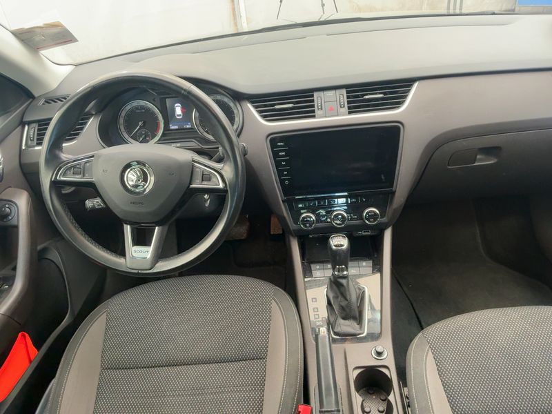 Skoda Octavia 2.0 TDI Scout 4x4 2020 – снимка 17