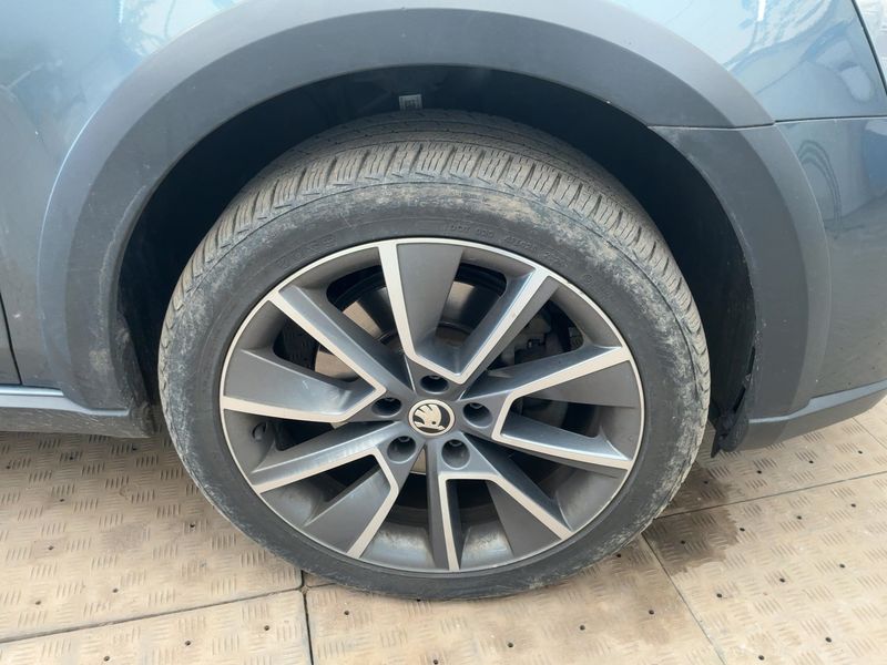 Skoda Octavia 2.0 TDI Scout 4x4 2020 – снимка 11
