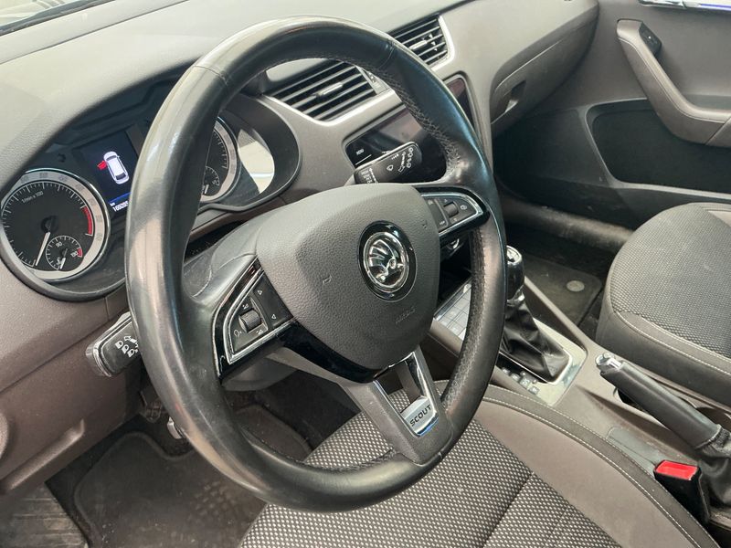 Skoda Octavia 2.0 TDI Scout 4x4 2020 – снимка 22