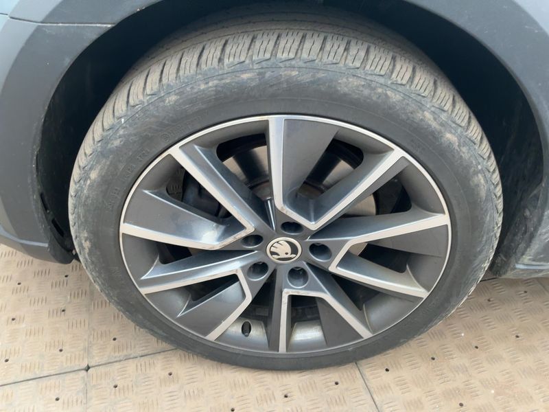 Skoda Octavia 2.0 TDI Scout 4x4 2020 – снимка 3