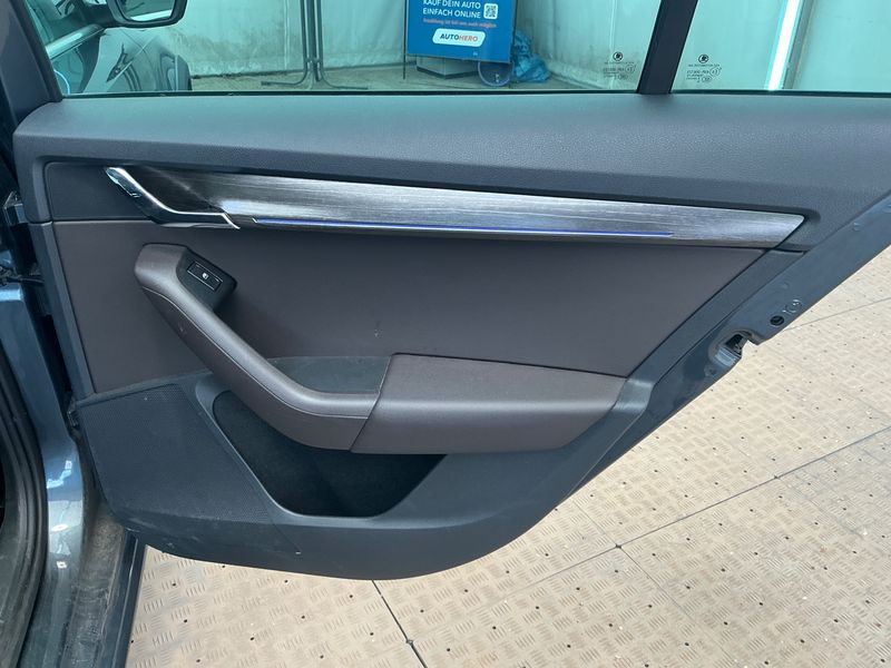 Skoda Octavia 2.0 TDI Scout 4x4 2020 – снимка 24