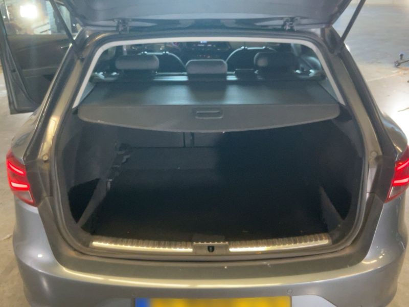 Seat Leon 1.6 TDI Style Ecomotive 2014 – снимка 15