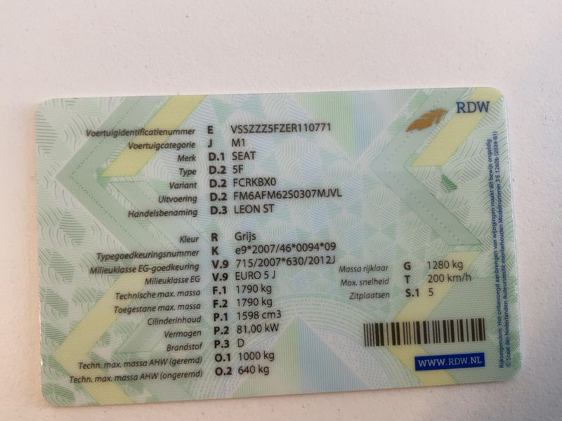 Seat Leon 1.6 TDI Style Ecomotive 2014 – снимка 20