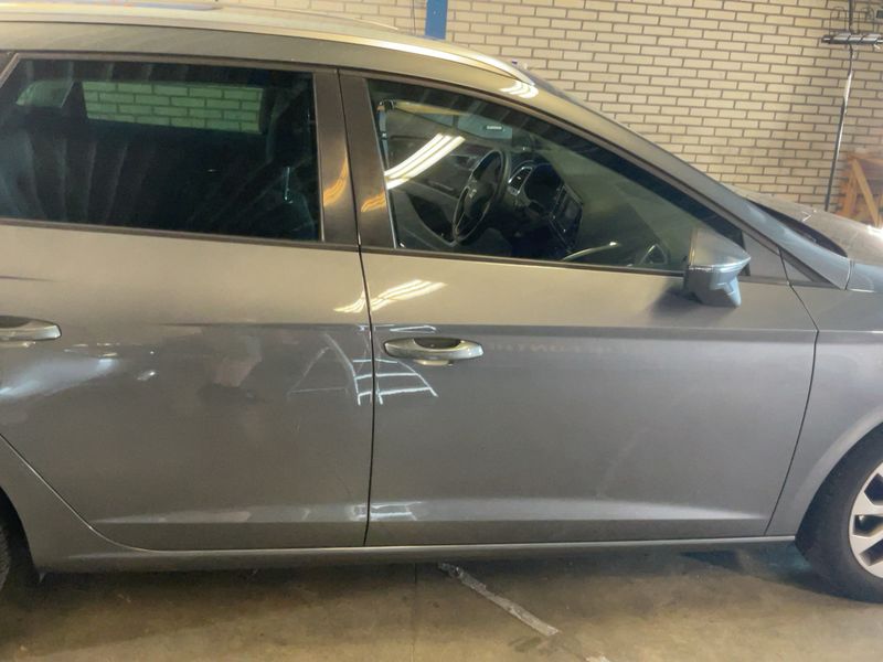 Seat Leon 1.6 TDI Style Ecomotive 2014 – снимка 10