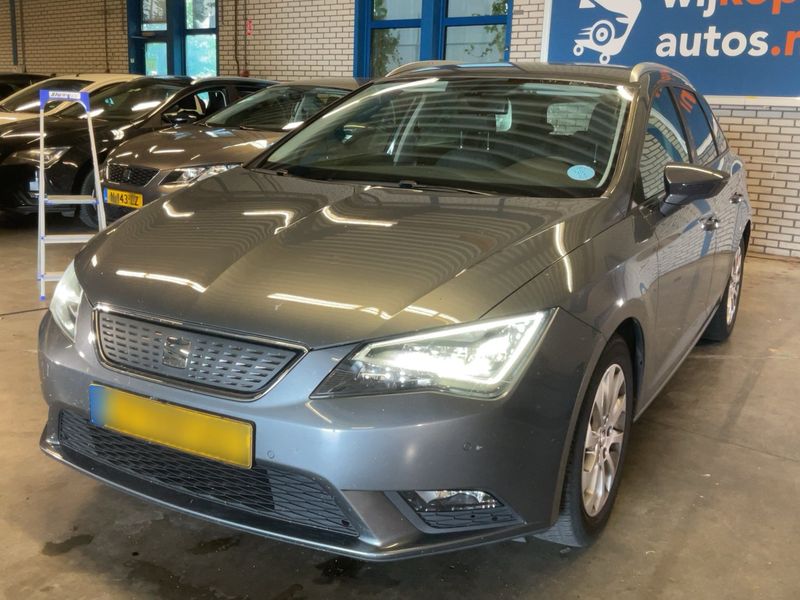 Seat Leon 1.6 TDI Style Ecomotive 2014 – снимка 2