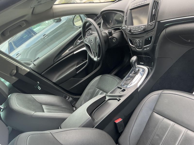 Opel Insignia Sports Tourer 2.0 SIDI Turbo Innovation 4x4 2016 – снимка 16