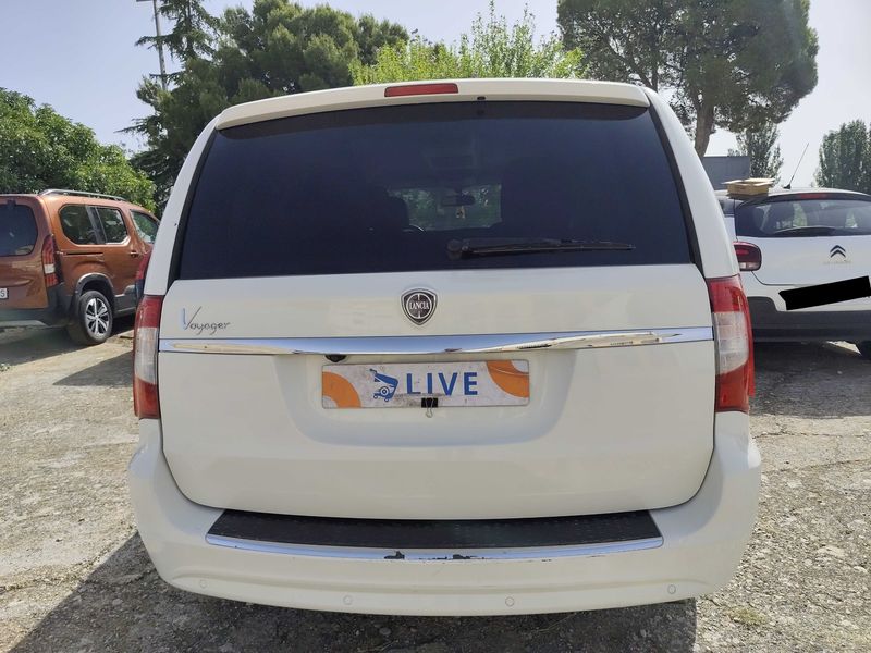 Lancia Voyager 2.8 JTDM Gold 2012 – снимка 4