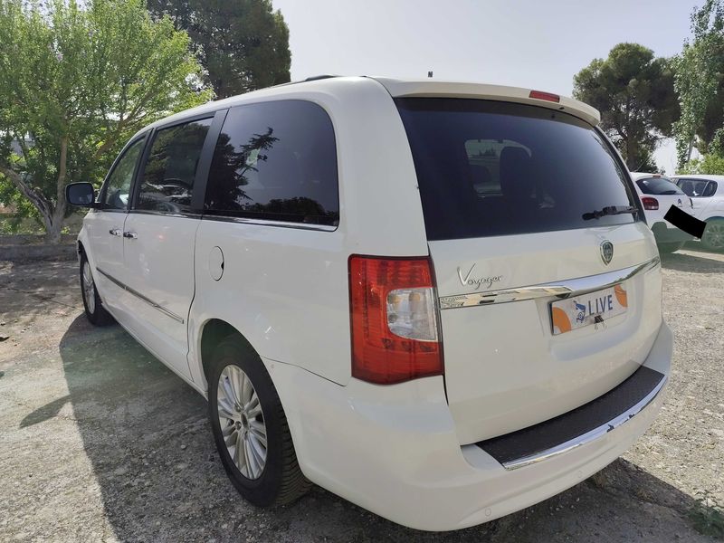 Lancia Voyager 2.8 JTDM Gold 2012 – снимка 3