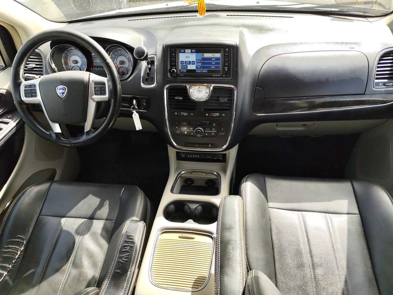 Lancia Voyager 2.8 JTDM Gold 2012 – снимка 11