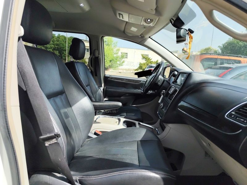 Lancia Voyager 2.8 JTDM Gold 2012 – снимка 10