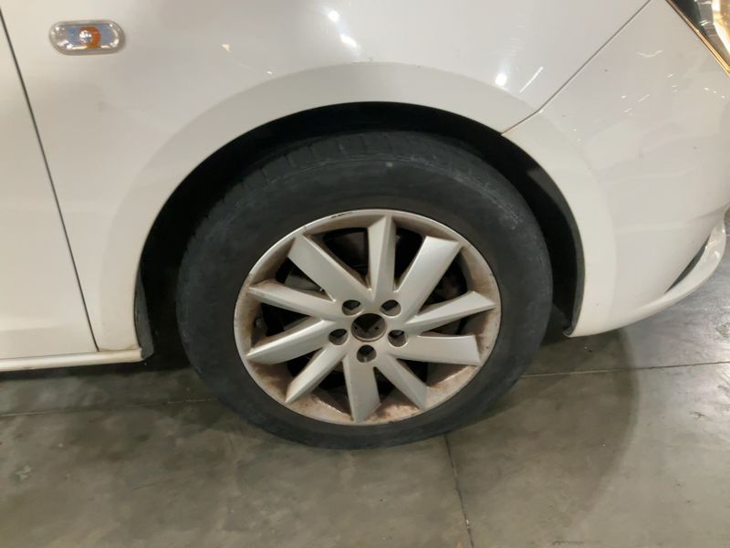 Seat Ibiza 1.6 TDI Style 2015 – снимка 11