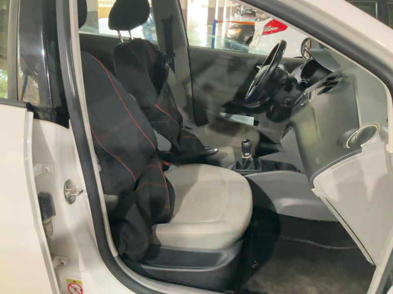 Seat Ibiza 1.6 TDI Style 2015 – снимка 16