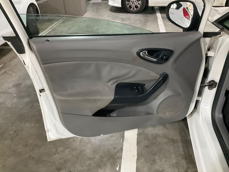 Seat Ibiza 1.6 TDI Style 2015 – снимка 25