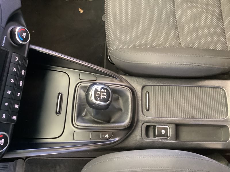 Kia Carens 1.7 CRDi Dream Team 2015 – снимка 23