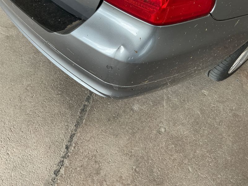 BMW 3er 318i 2010 – снимка 22