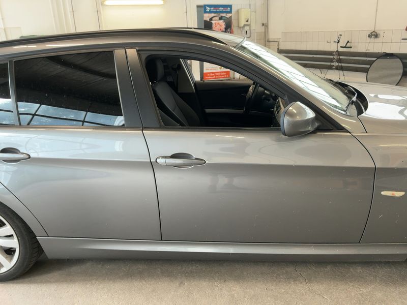 BMW 3er 318i 2010 – снимка 10