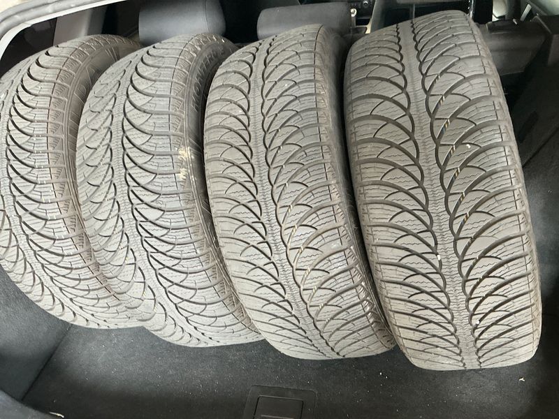 BMW 3er 318i 2010 – снимка 15