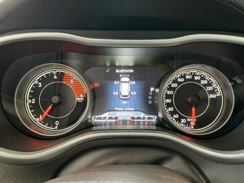 Jeep Cherokee 2.2 M-Jet Overland 4WD 2016 – снимка 18