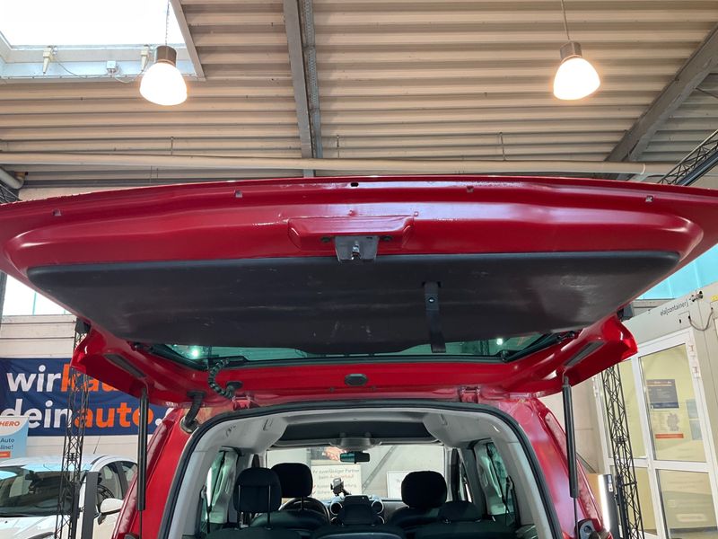 Peugeot Partner 1.2 PureTech Allure 2018 – снимка 26