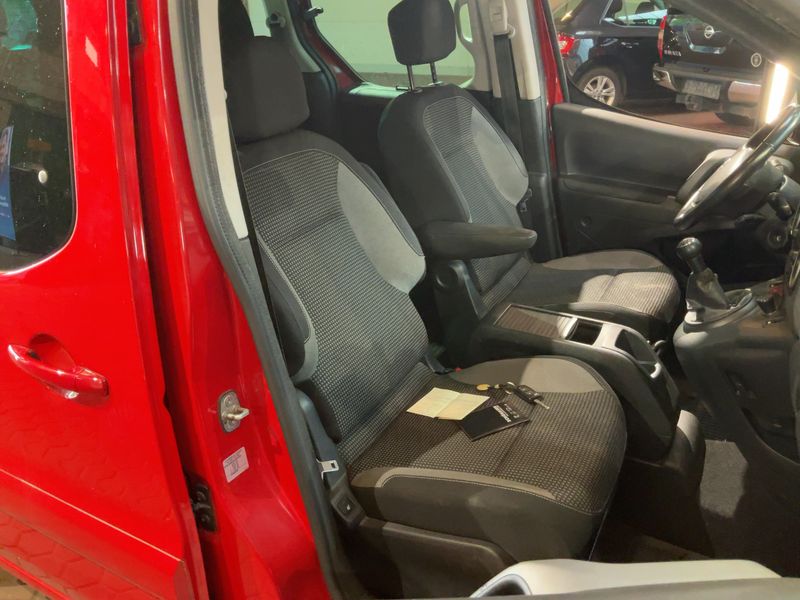Peugeot Partner 1.2 PureTech Allure 2018 – снимка 17