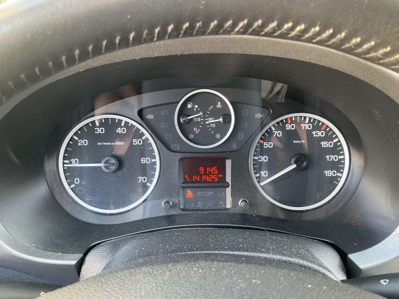 Peugeot Partner 1.2 PureTech Allure 2018 – снимка 19