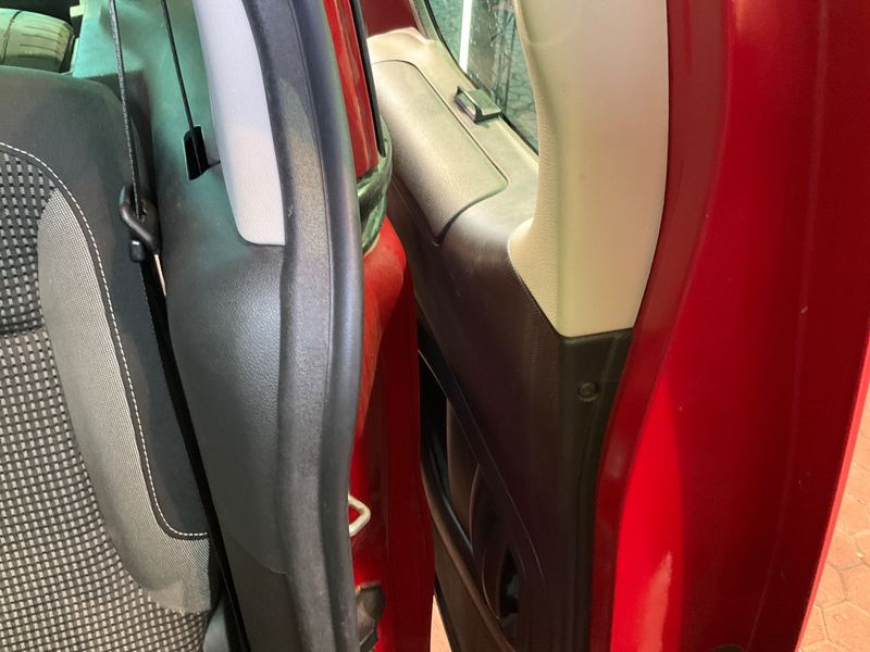Peugeot Partner 1.2 PureTech Allure 2018 – снимка 27