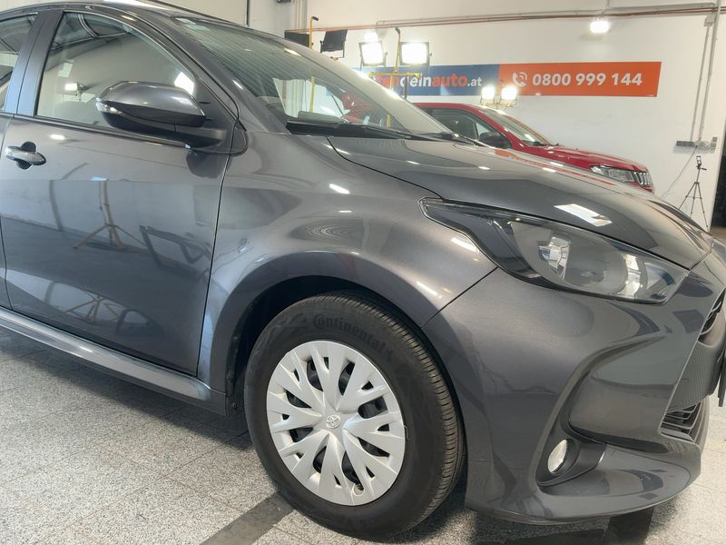 Toyota Yaris 1.5 Hybrid Active Drive 2022 – снимка 12