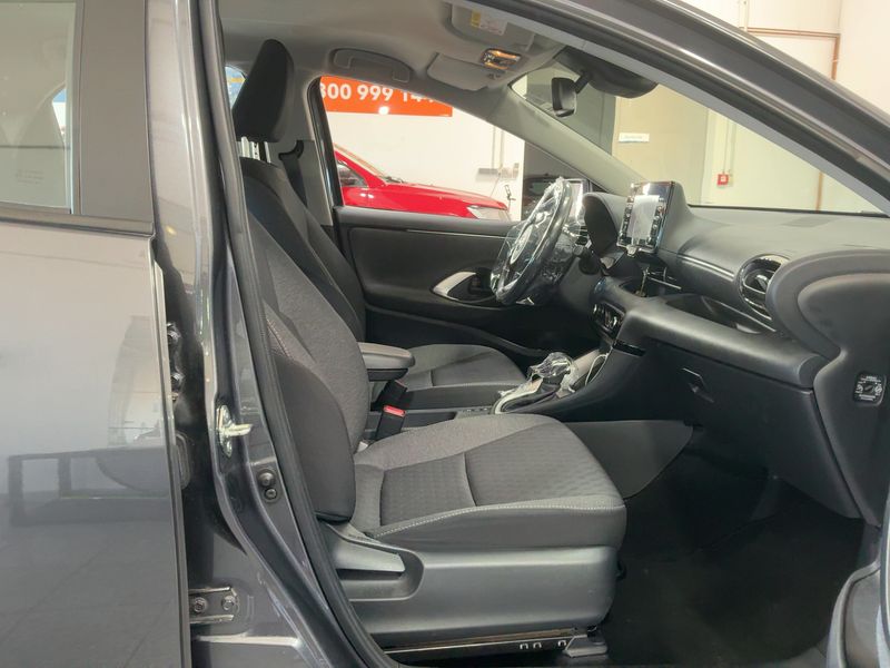 Toyota Yaris 1.5 Hybrid Active Drive 2022 – снимка 16