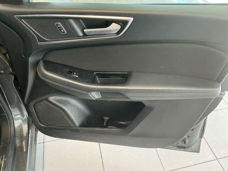 Ford Galaxy 2.0 TDCi Titanium 2018 – снимка 30
