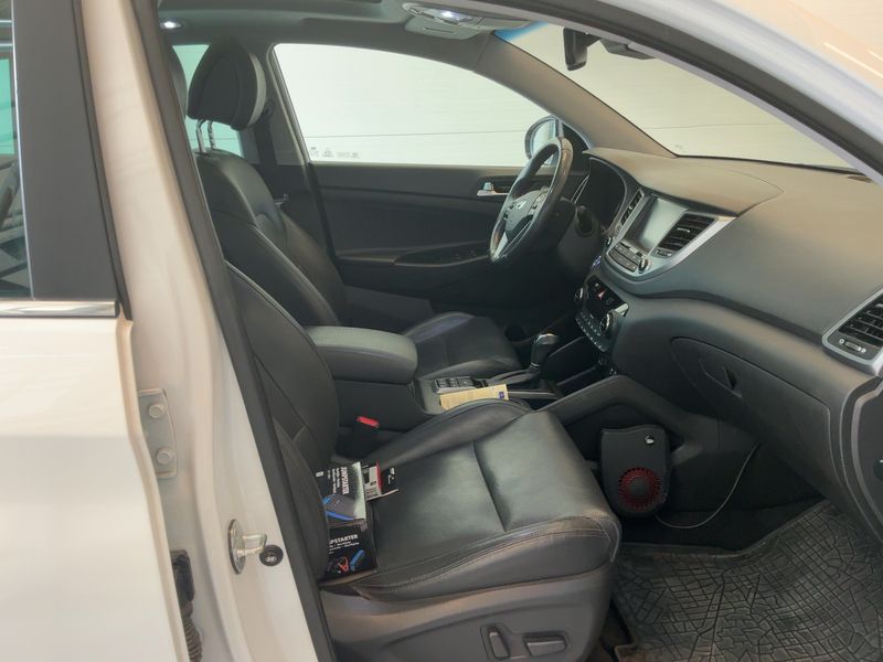 Hyundai Tucson 1.6 TGDI Platin 4WD 2017 – снимка 17