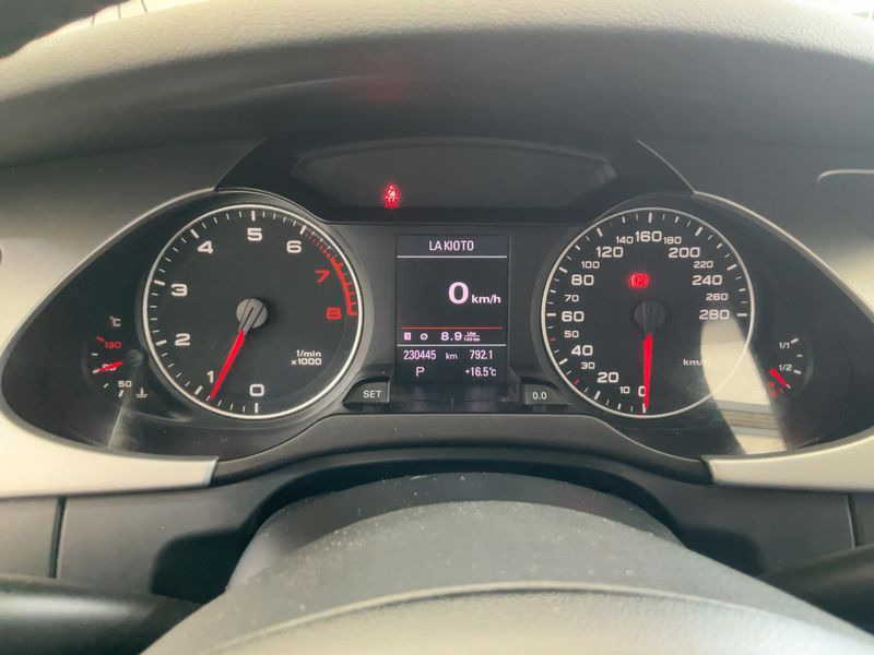 Audi A4 1.8 TFSI 2012 – снимка 18
