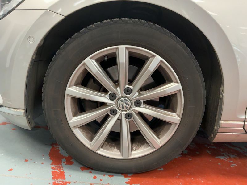 Volkswagen Passat 2.0 TDI Carat Exclusive BlueMotion Tech 2017 – снимка 3