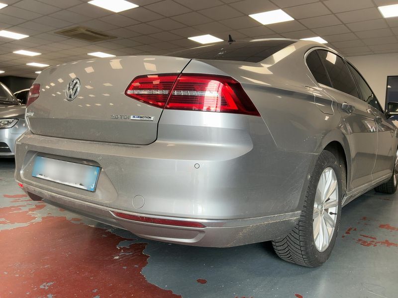 Volkswagen Passat 2.0 TDI Carat Exclusive BlueMotion Tech 2017 – снимка 8