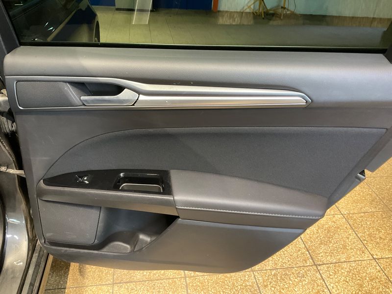 Ford Mondeo 2.0 TDCi Titanium 2015 – снимка 32