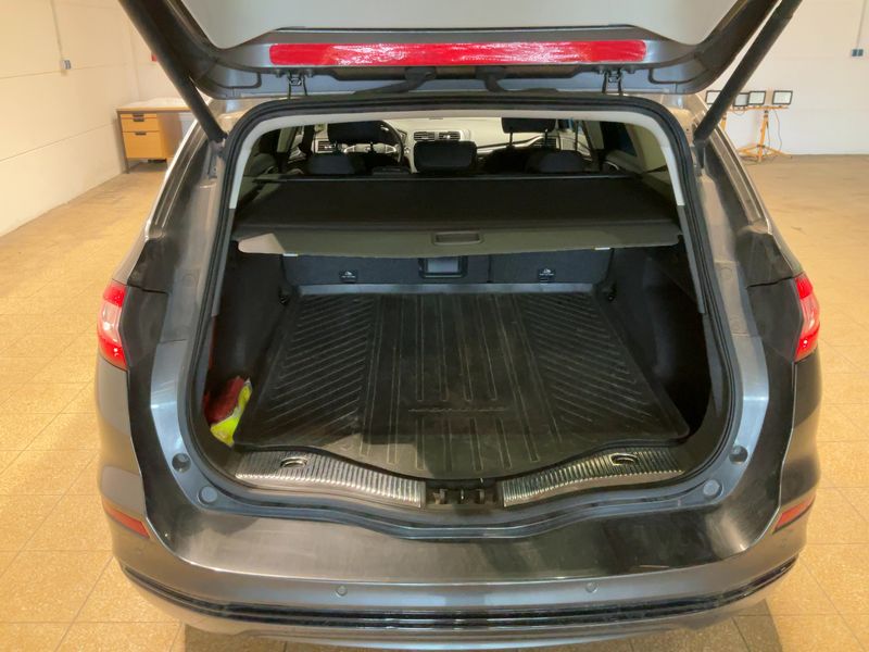 Ford Mondeo 2.0 TDCi Titanium 2015 – снимка 15