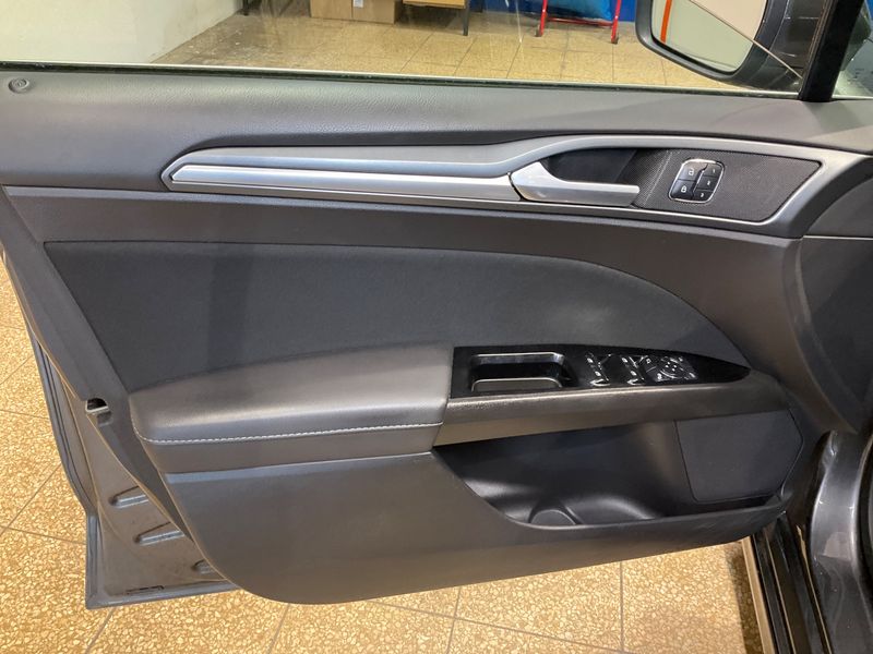 Ford Mondeo 2.0 TDCi Titanium 2015 – снимка 30