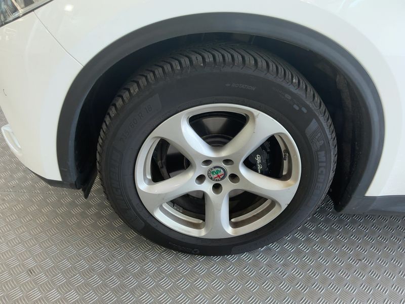 Alfa Romeo Stelvio 2.2 JTDM Super 2020 – снимка 3