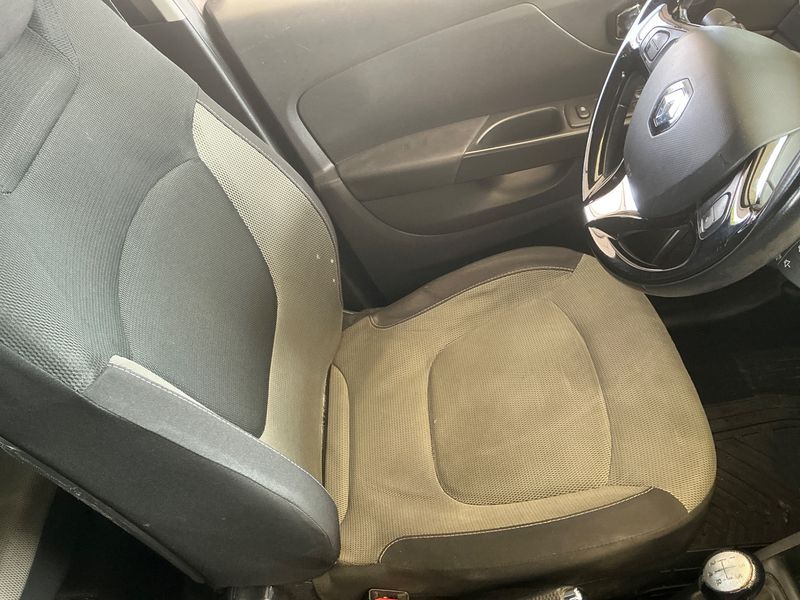 Renault Captur 1.5 dCi Business Eco2 2015 – снимка 28