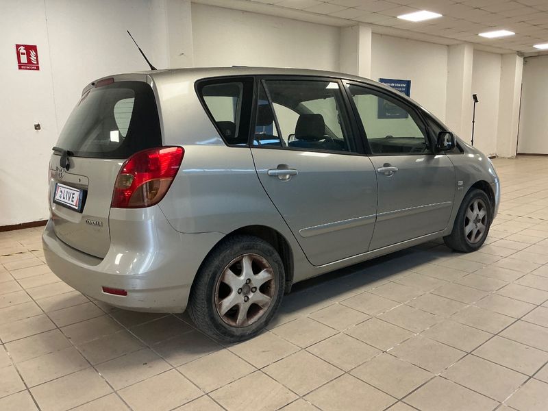 Toyota Corolla Verso 1.6 Sol 2002 – снимка 2