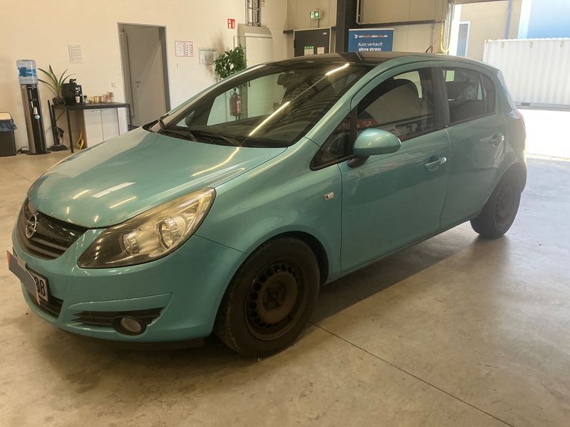 Opel Corsa 1.4 Color Edition 2010 – снимка 1