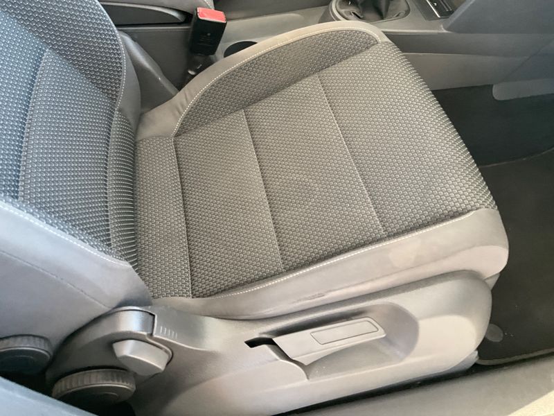 Volkswagen Touran 1.6 TDI Advance 2011 – снимка 26