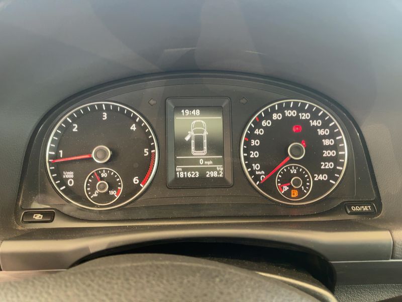 Volkswagen Touran 1.6 TDI Advance 2011 – снимка 18